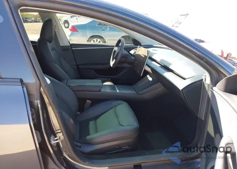 2024 Tesla Model 3 Long Range Dual Motor All-Wheel Drive z USA, uszkodzony, nr VIN 5YJ3E1EB0RF815909